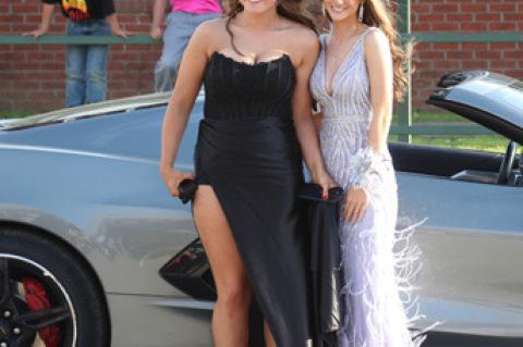 Coalgate Students Arrive in Style to Prom